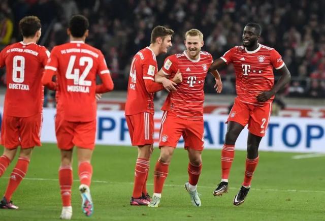 开云官网登录-【德甲】舒波+德利赫特破门，拜仁2比1坐回榜首