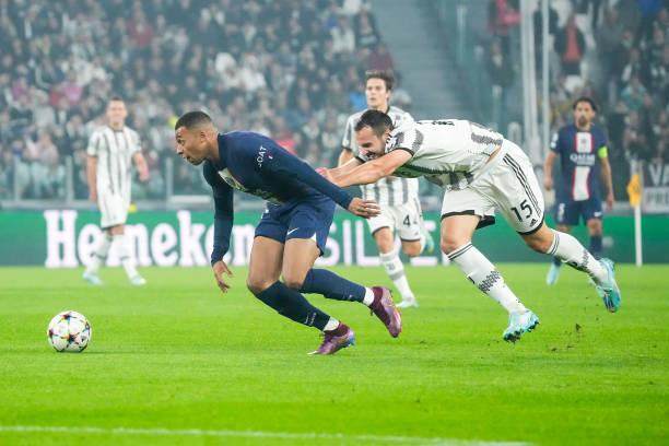 开云-基耶萨复出难抵尤文伤停整队！囧妇该笑该哭该怒？